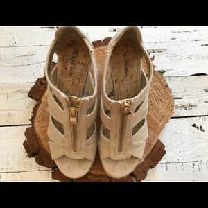 Tan wedges with gold zipper